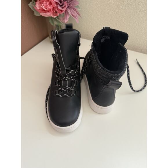 Clarks Women’s Skechers Black Waterproof High Top Winter Boots Size 7.5M EU 38 - Picture 6 of 9